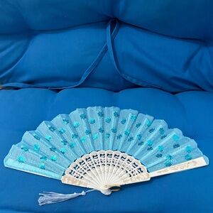 Fan Blue Colored FlowersIvy ColoredBlueWhiteGold GentlyUsed Spring/Summer NWOTS